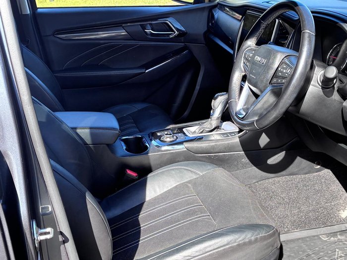 2023 Isuzu MU-X LS-T