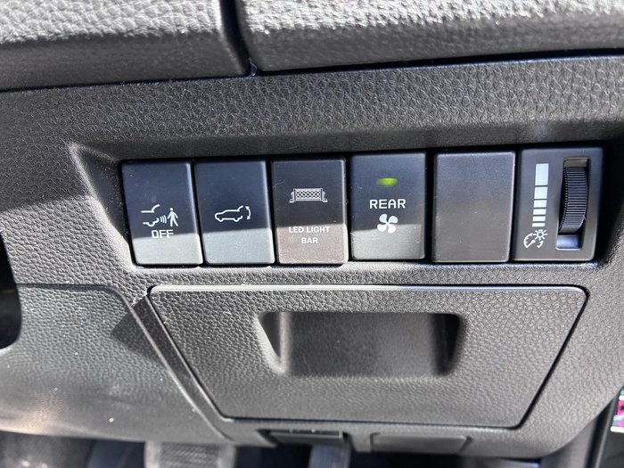 2023 Isuzu MU-X LS-T