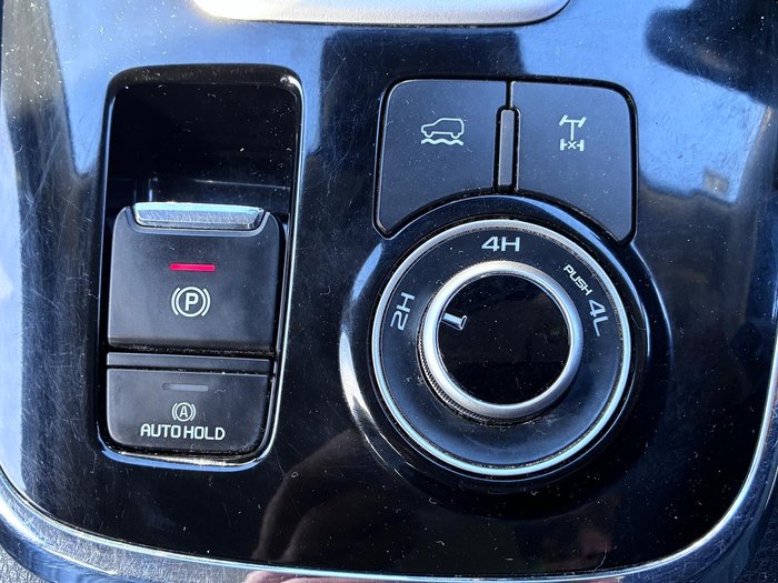 2023 Isuzu MU-X LS-T