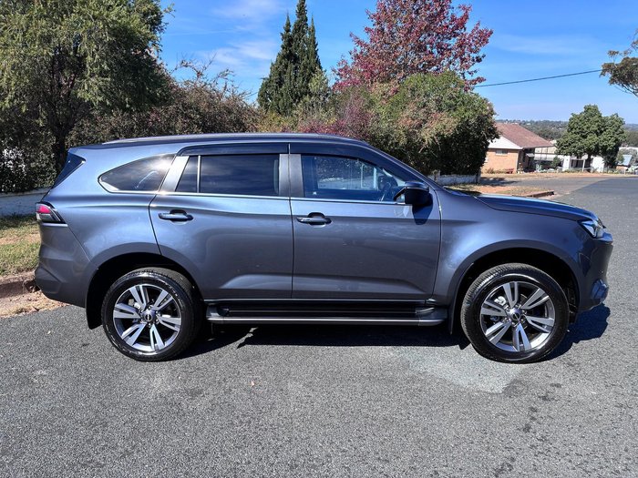 2023 Isuzu MU-X LS-T