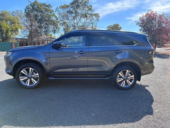 2023 Isuzu MU-X LS-T