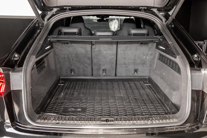 2023 Audi Q8 50 TDI S line