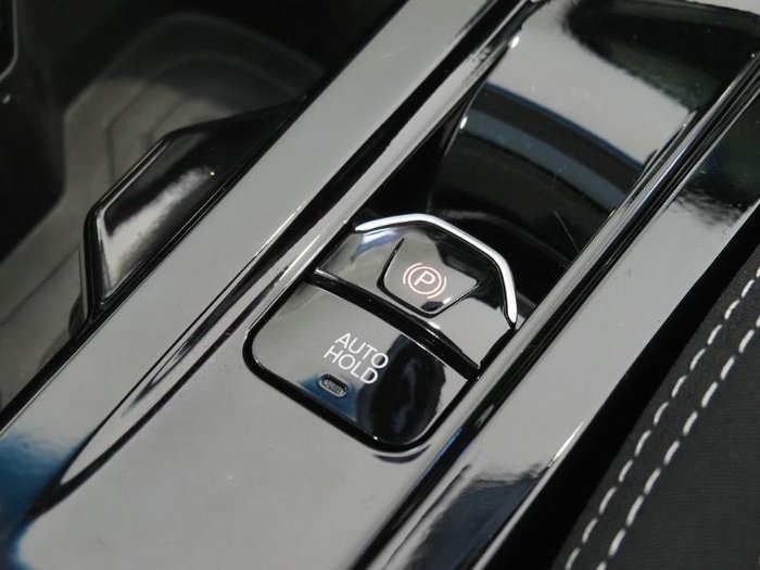 2025 Mahindra XUV3XO AX5L