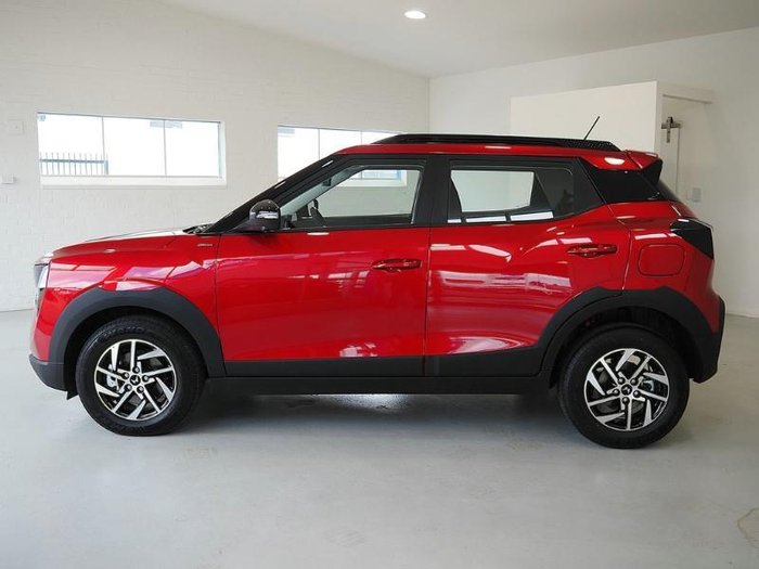 2025 Mahindra XUV3XO AX5L