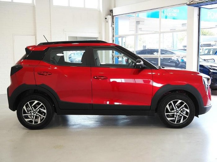 2025 Mahindra XUV3XO AX5L