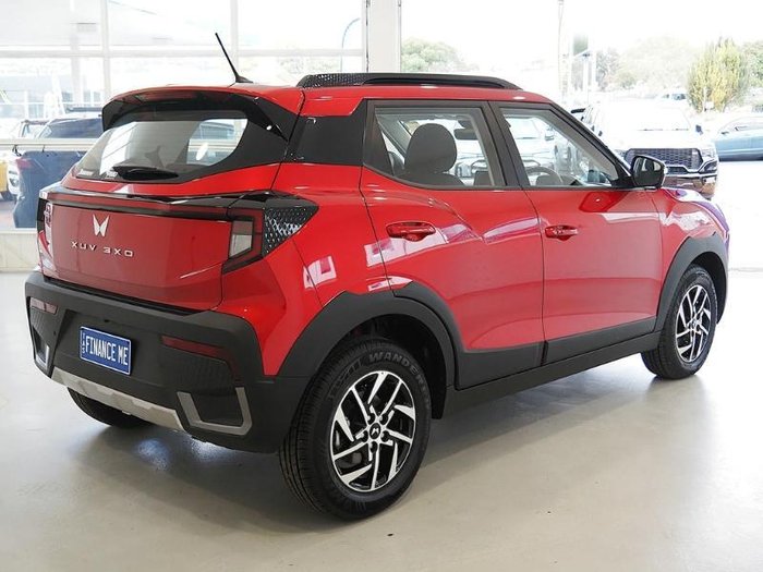 2025 Mahindra XUV3XO AX5L