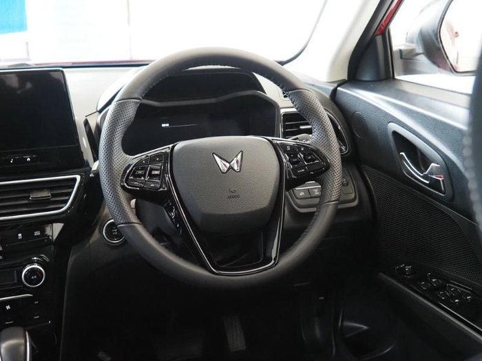 2025 Mahindra XUV3XO AX5L