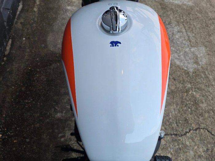 2025 Royal Enfield 2025 Royal Enfield 650CC Classic 650 Base WHITE