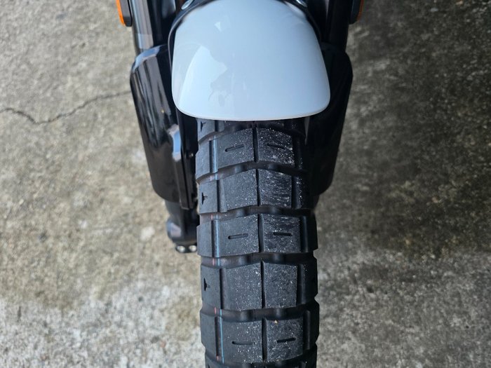 2025 Royal Enfield 2025 Royal Enfield 650CC Classic 650 Base WHITE