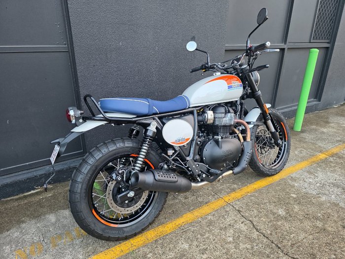 2025 Royal Enfield 2025 Royal Enfield 650CC Classic 650 Base WHITE