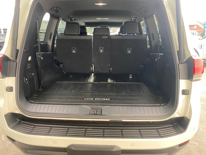2023 Toyota Landcruiser Sahara