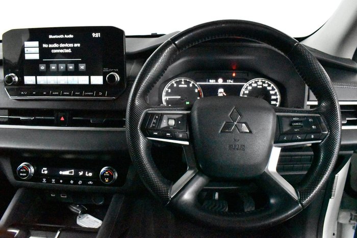 2022 Mitsubishi Outlander LS