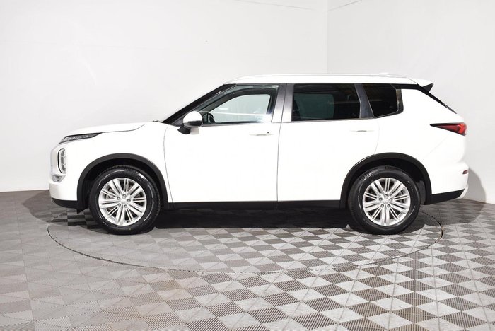 2022 Mitsubishi Outlander LS