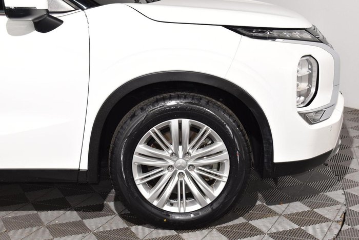 2022 Mitsubishi Outlander LS