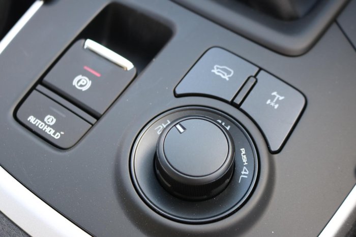 2025 Isuzu MU-X LS-M