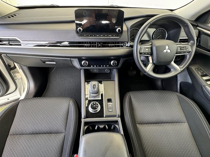 2022 Mitsubishi Outlander ES