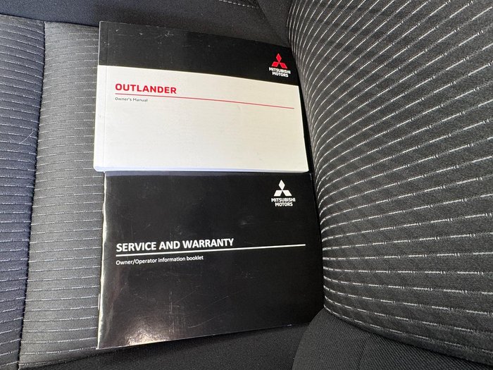 2022 Mitsubishi Outlander ES