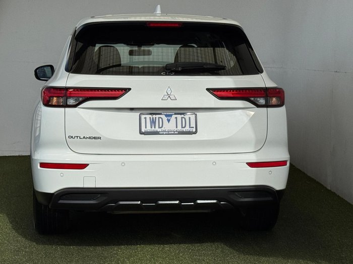 2022 Mitsubishi Outlander ES