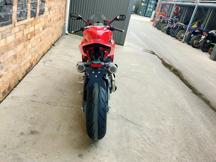 2026 DUCATI PANIGALE V2 S ROAD RED