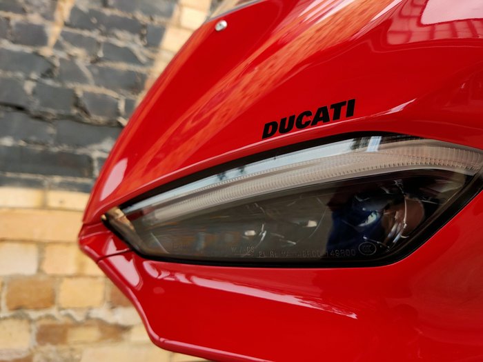 2026 DUCATI PANIGALE V2 S ROAD RED