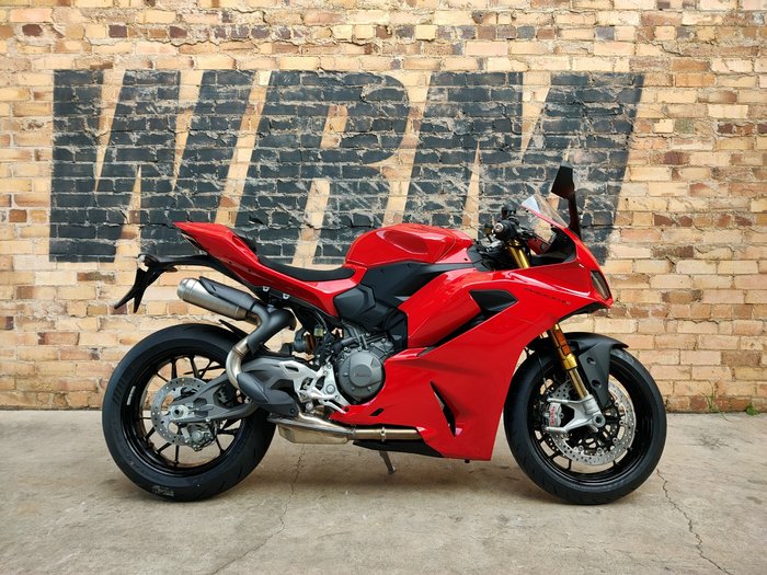 2026 DUCATI PANIGALE V2 S ROAD RED