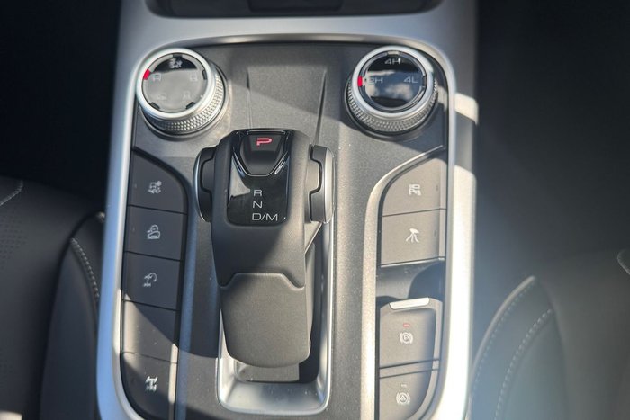 2026 GWM Tank 300 Lux P01 4X4 On Demand CrystalBlack (N101)