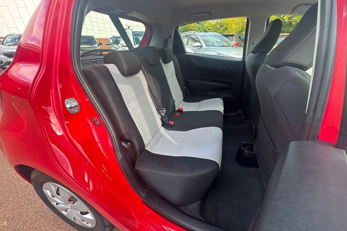 2014 Toyota Yaris YR