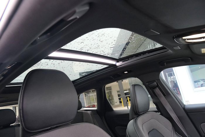 2022 Volvo XC60 Recharge Ultimate T8 Plug-In Hybrid