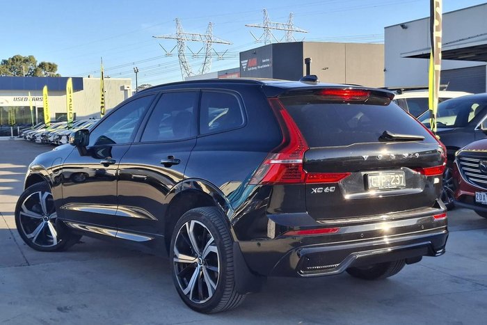 2022 Volvo XC60 Recharge Ultimate T8 Plug-In Hybrid