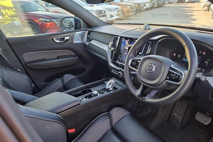 2022 Volvo XC60 Recharge Ultimate T8 Plug-In Hybrid