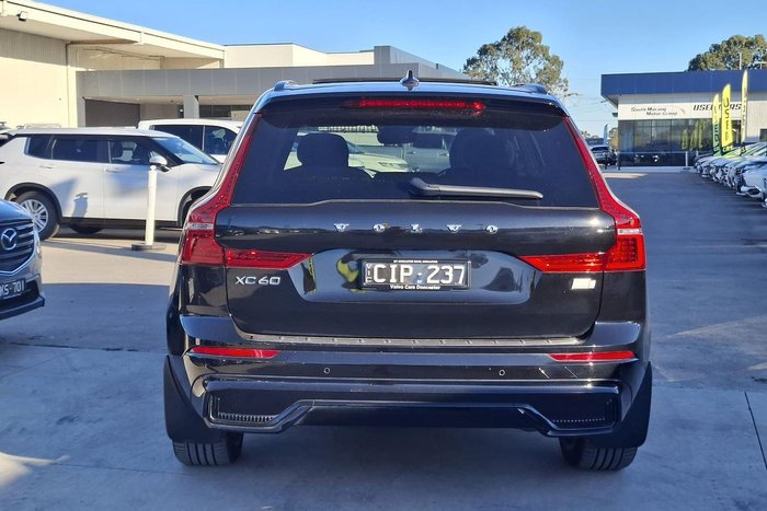 2022 Volvo XC60 Recharge Ultimate T8 Plug-In Hybrid