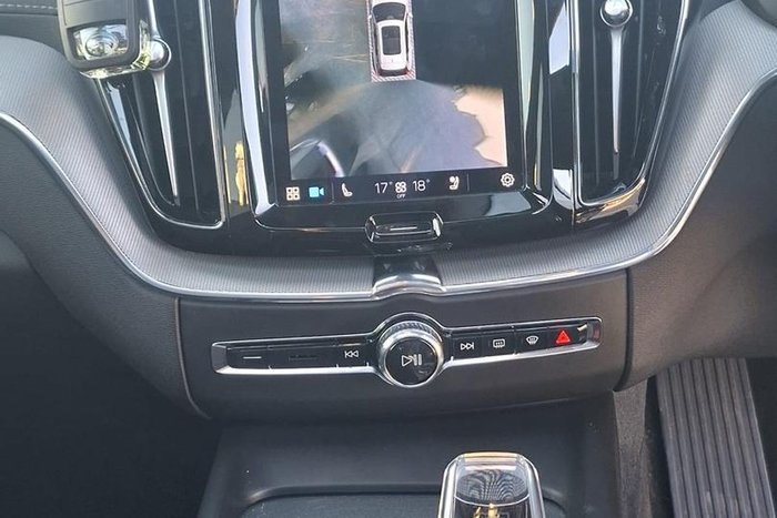 2022 Volvo XC60 Recharge Ultimate T8 Plug-In Hybrid