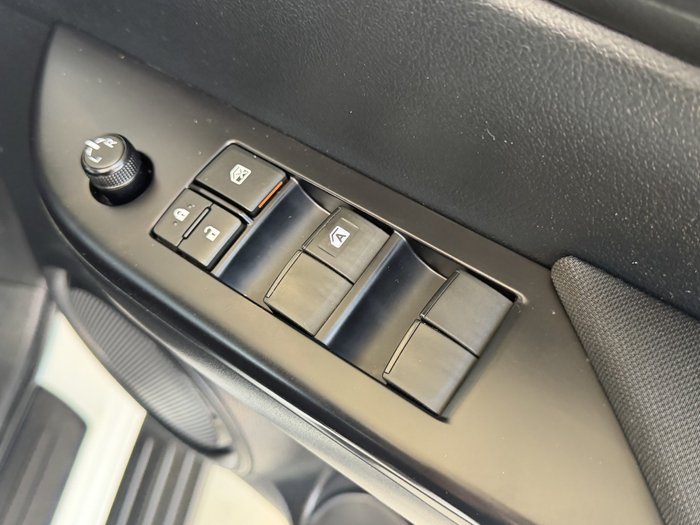 2019 Toyota Hilux SR