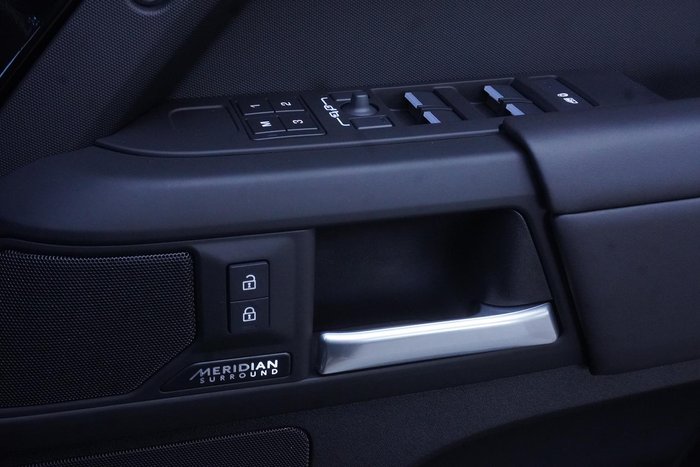 2025 Land Rover Defender 110 D350 X-Dynamic HSE