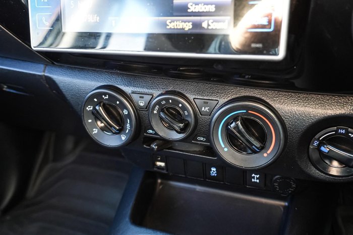 2018 Toyota Hilux SR