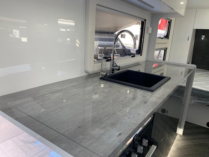 2026 Urban Caravans X-Terrrain 20 Club Louunge