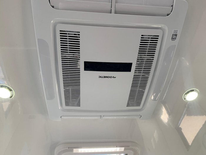 2026 Urban Caravans X-Terrrain 20 Club Louunge