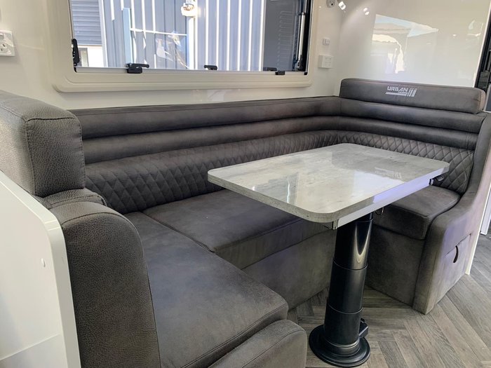 2026 Urban Caravans X-Terrrain 20 Club Louunge