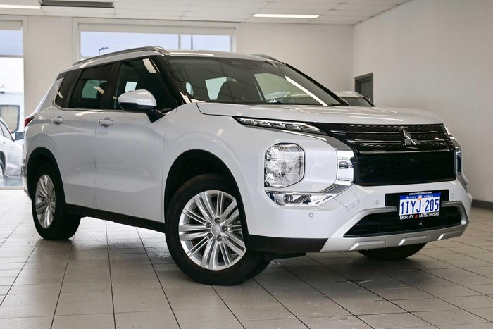 2024 Mitsubishi Outlander LS