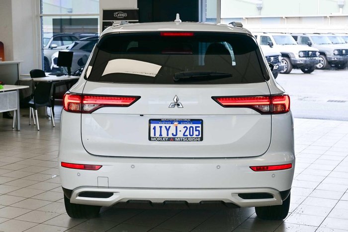 2024 Mitsubishi Outlander LS