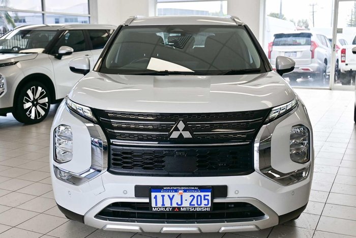 2024 Mitsubishi Outlander LS