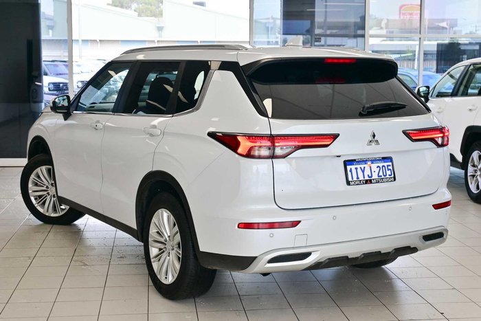 2024 Mitsubishi Outlander LS