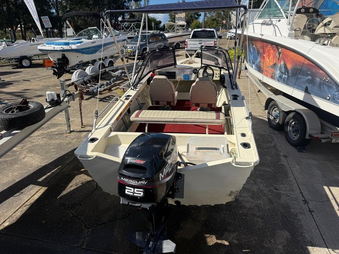 2001 QUINTREX 4.10 Bermuda Islander
