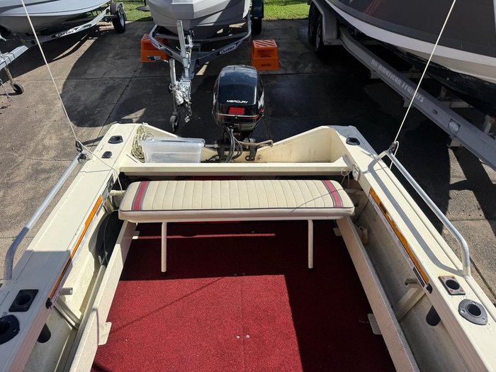 2001 QUINTREX 4.10 Bermuda Islander