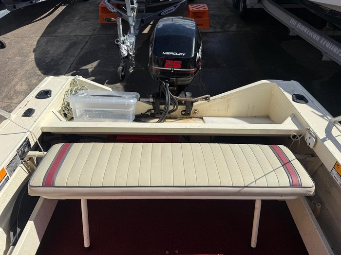 2001 QUINTREX 4.10 Bermuda Islander