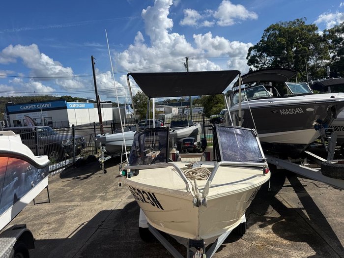 2001 QUINTREX 4.10 Bermuda Islander