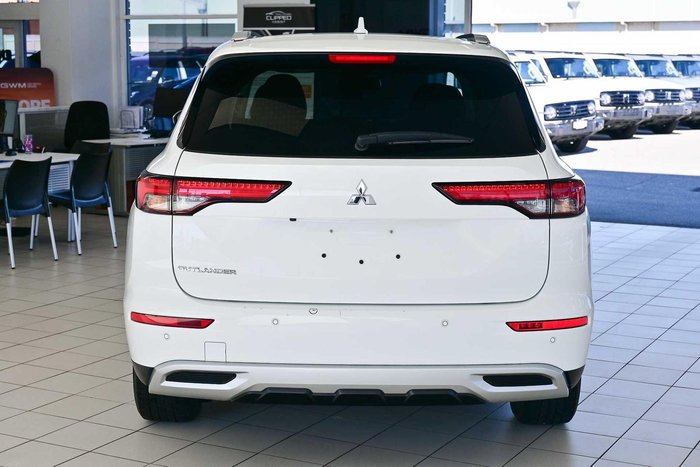 2024 Mitsubishi Outlander LS