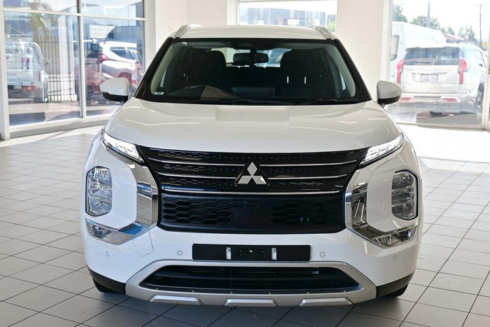 2024 Mitsubishi Outlander LS