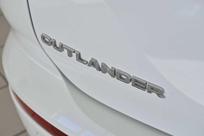 2024 Mitsubishi Outlander LS