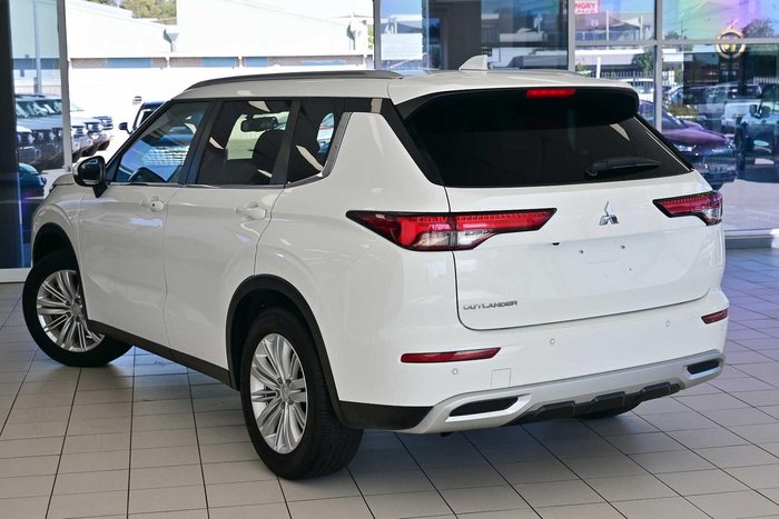 2024 Mitsubishi Outlander LS